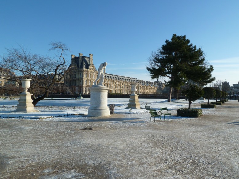 Le Louvre en hiver